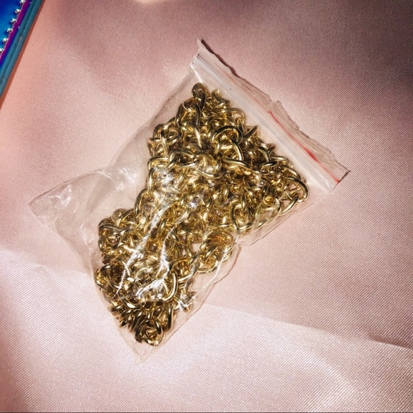 Envelope Metallic Embossed Convertible Clutch Bag - Picture 6 of 11